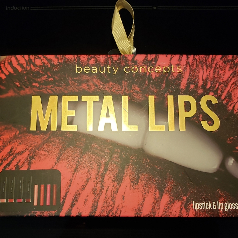 Beauty Concepts Metal Lips Lipstick & Lip Gloss